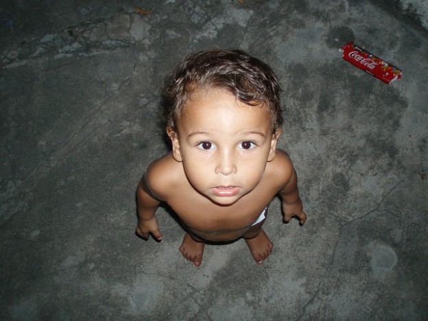 DIE ZEIT titelt. Rettet die Kindheit. Hier ein Flickr-Kinderbild aus Südamerika.