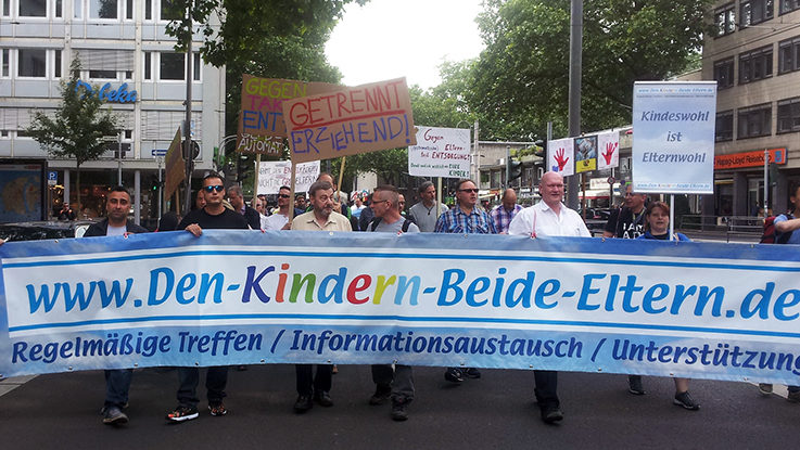 Fachtagung und Demo von Vätern: Allen Kindern beide Eltern