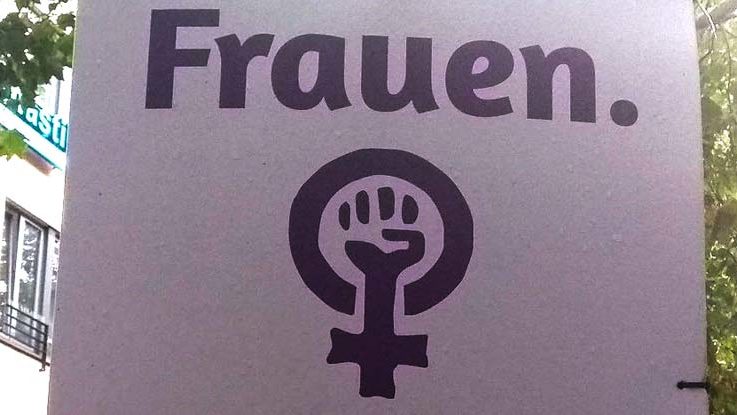 Frauenwahlrecht: Frauenthema auf einem Wahlplakat