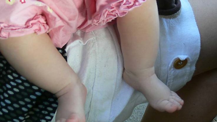 Babybeine und die schönsten Taufgeschenke für Jungs
