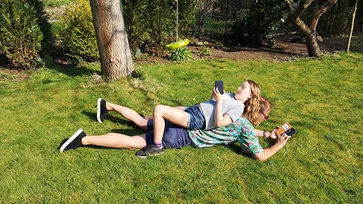 Horizontal Parenting im Garten