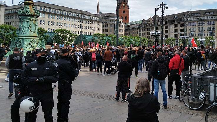 Polizei in Hamburg: Mein Kommentar zum Hass der Hengameh Yaghoobifarah
