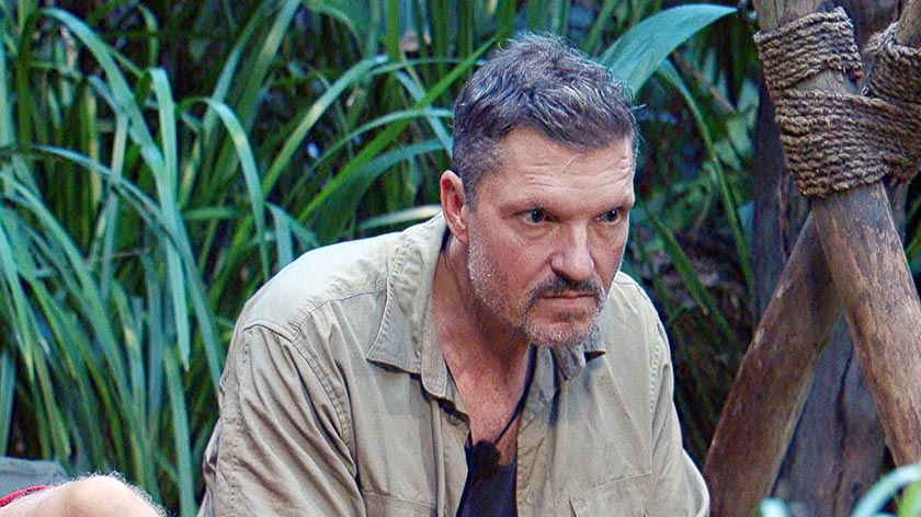Du betrachtest gerade Dschungelcamp & Hardy Krüger: Zum Tod vom Senior – ein Vermächtnis und offene Wunden